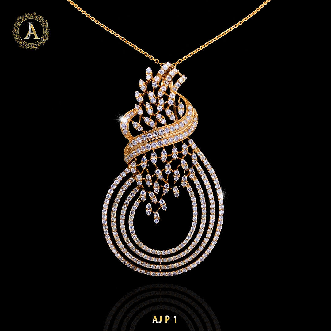 Diamond Pendant in 18 Karat Yellow Gold